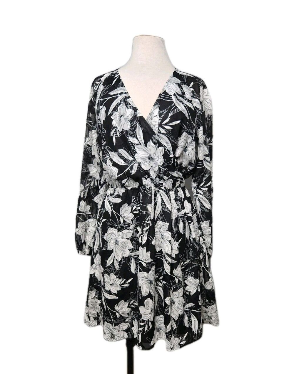 WHBM Dress Long Sleeve Jacquard Black/White V-Neck A-Line Womens 6 Sheer Lined